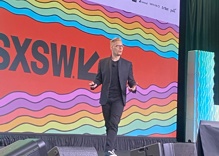 <b>Ian Beacraft</b><br/>Rediseñar el trabajo en la era de la IA