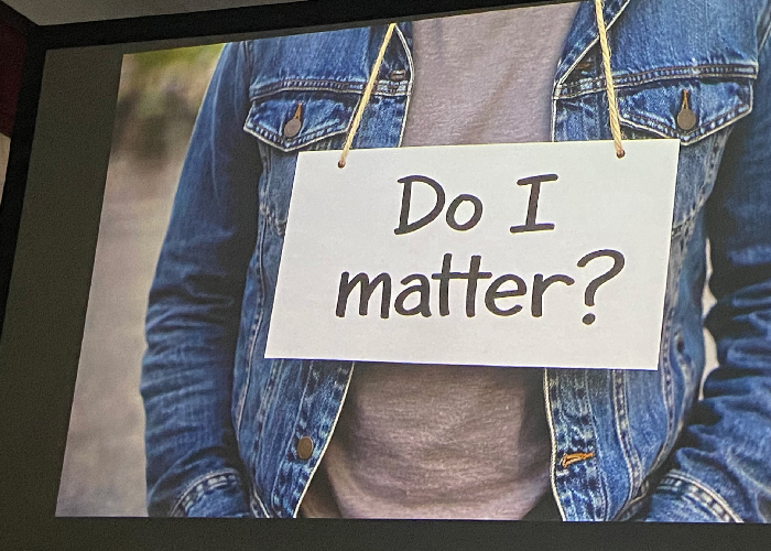 <b>Jennifer Wallace</b><br/>Sobre la necesidad humana de sentir que importamos